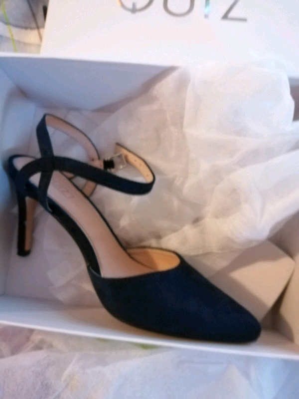 navy shoes quiz